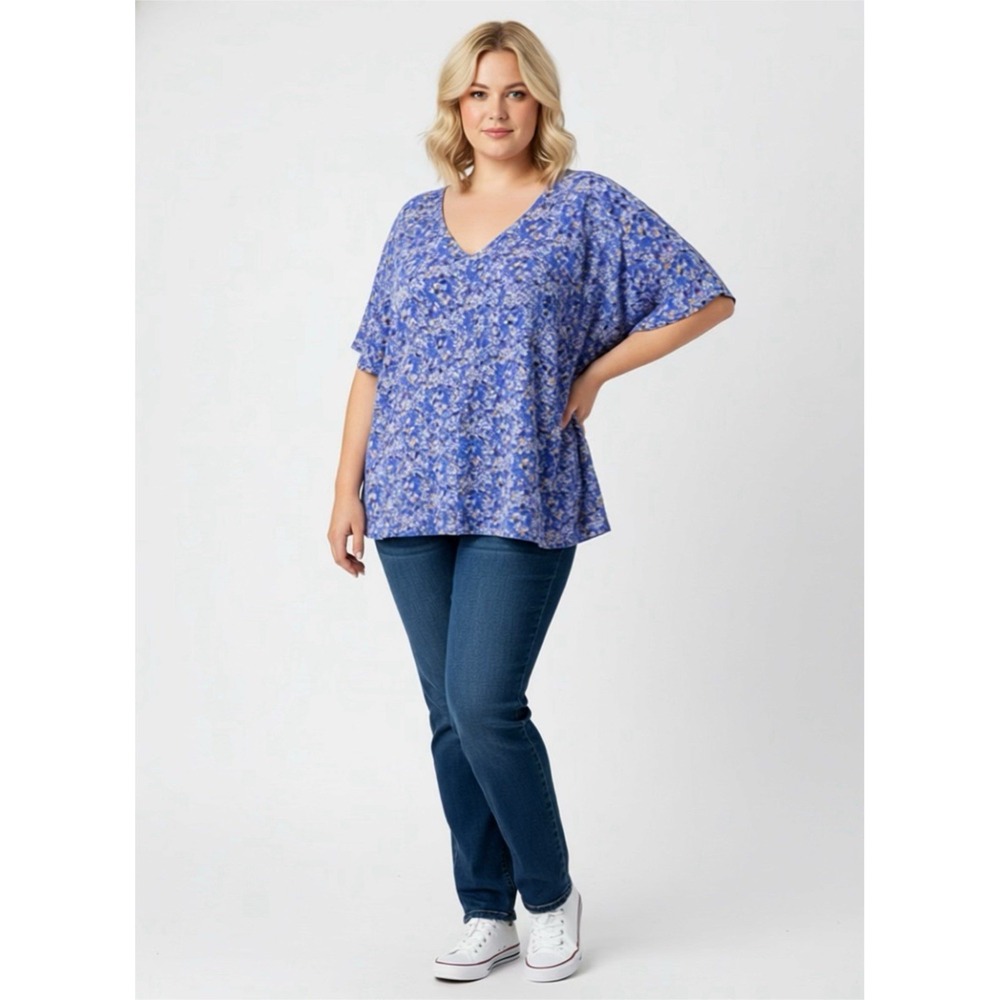 Melrose and Market Blouse Women 2X Blue NWT Floral V-Neck Tie Front Short Sleeve